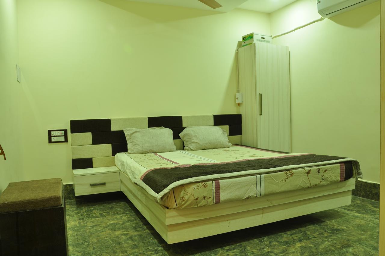 Hotel Golden Inn Balangir Buitenkant foto